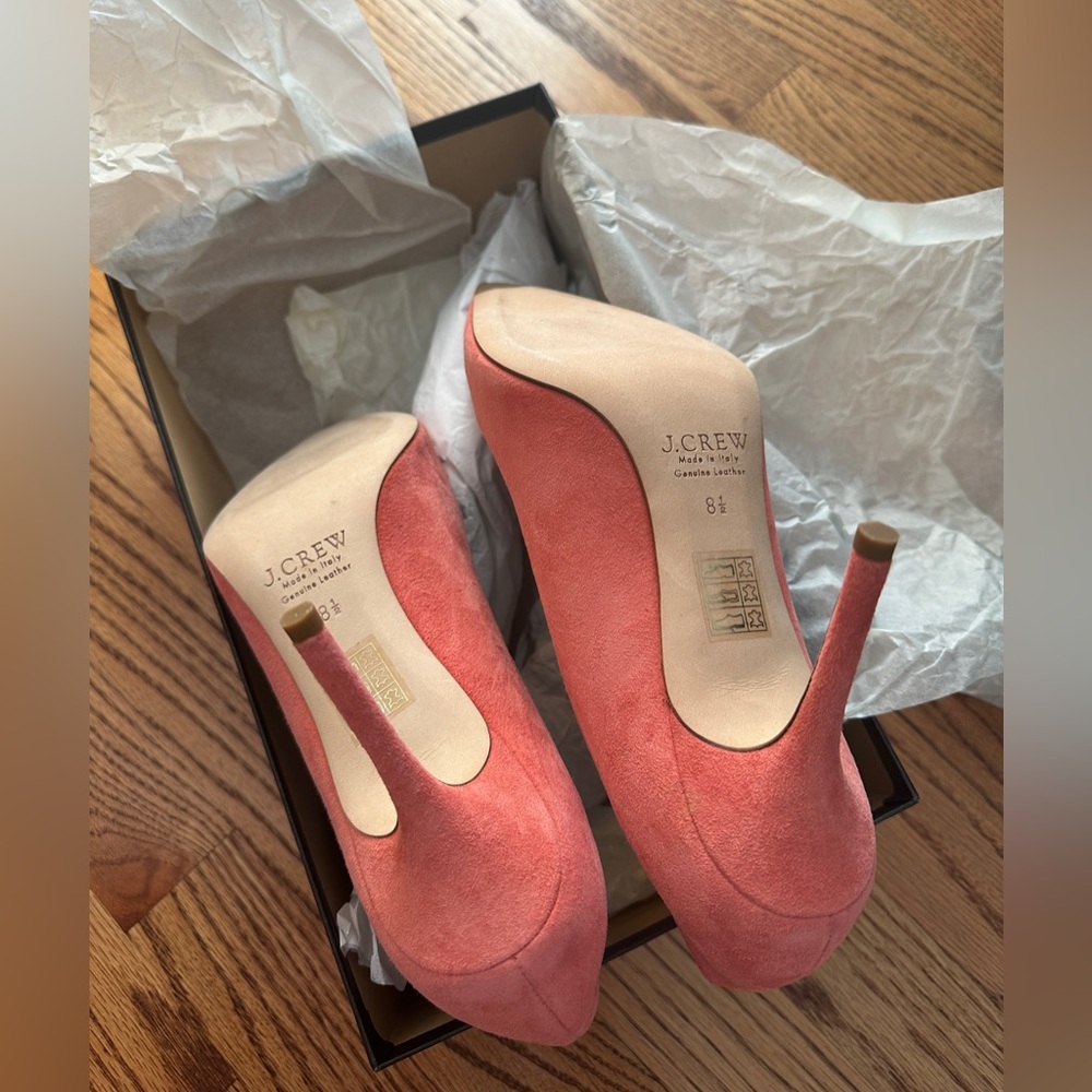 Host Pick ✨ELSIE SUEDE PUMPS - Picture 14 of 15